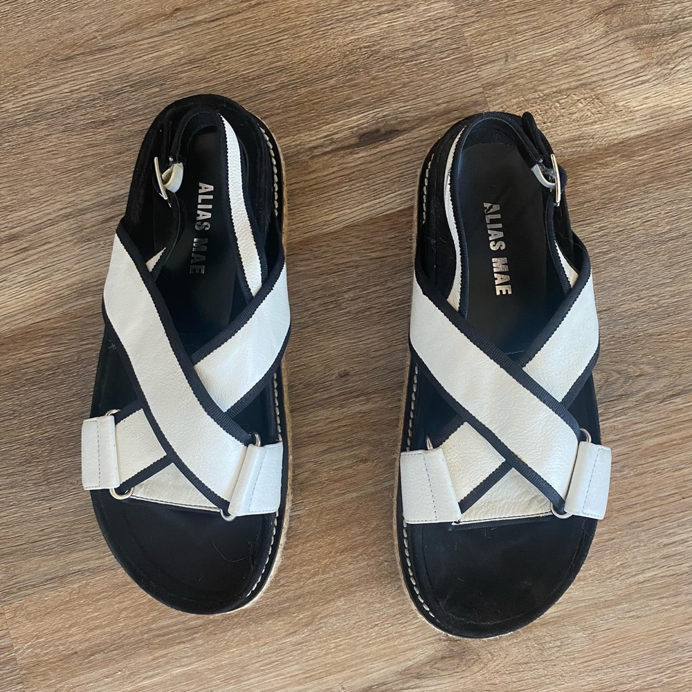 Alias Mae sandals!!